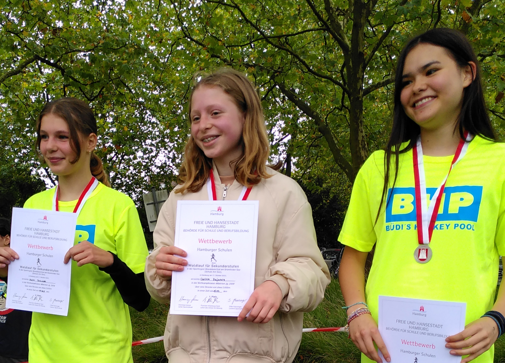 Siegerehrung Mädchen Jahrgang 2009 Crosslauf