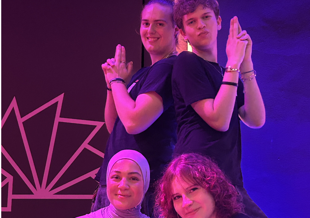 Schüler:innen beim Imrovisationstheater
