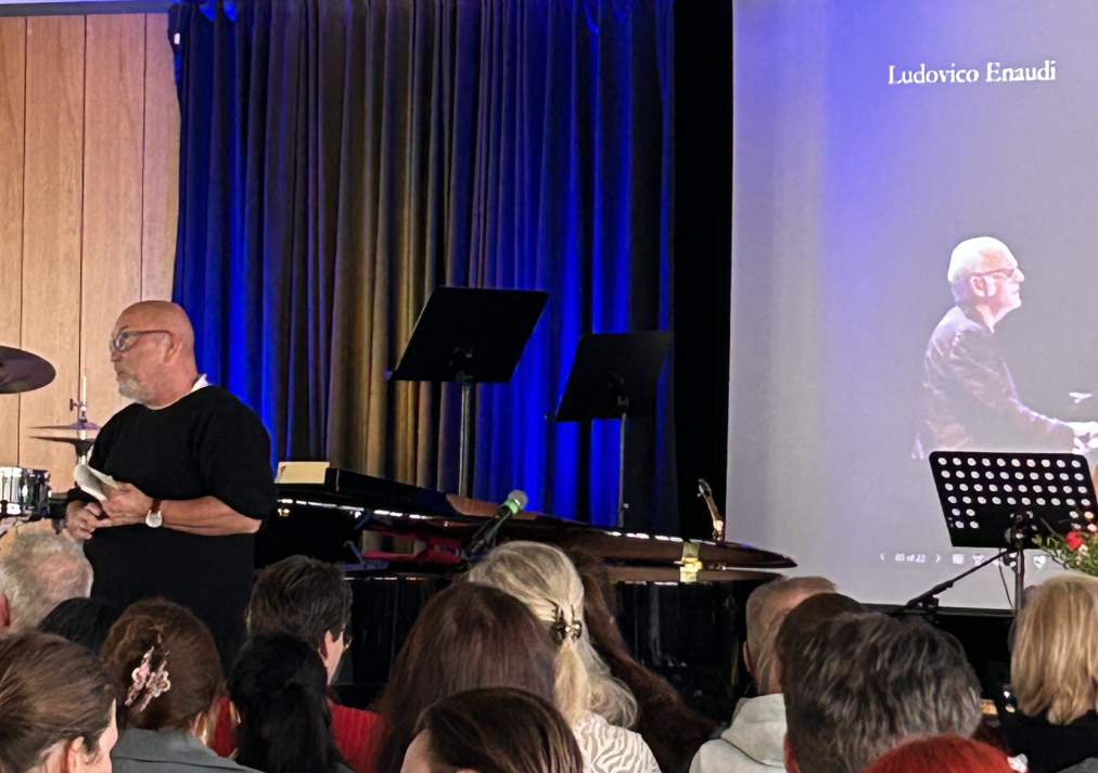 Herr Blasel morderiert die Musiksoiree