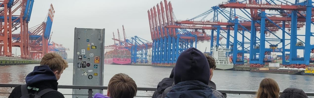 News-Bild: Zehnte Klassen besuchen den Hamburger Hafen