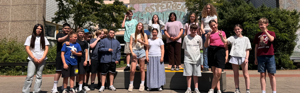 Preisträger:innen des Europrojekt bei einem Gruppenfoto