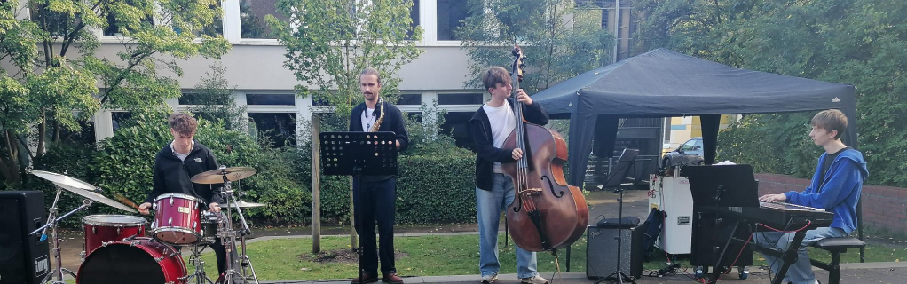 Konzert der Band Broken Boiler beim Ehemaligentreffen
